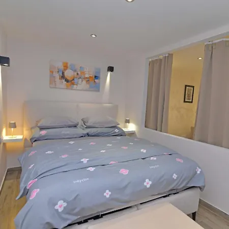 Apartment Lunastela *