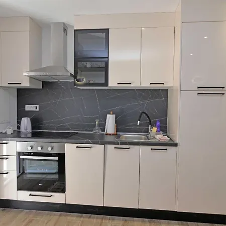 Lunastela Apartman